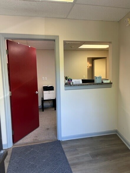 More Photos Of 608 E McMurray Rd, McMurray Medical For Lease