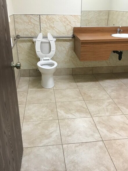 More Photos Of 11940-11958 Masters Ct, Auburn Office For Lease