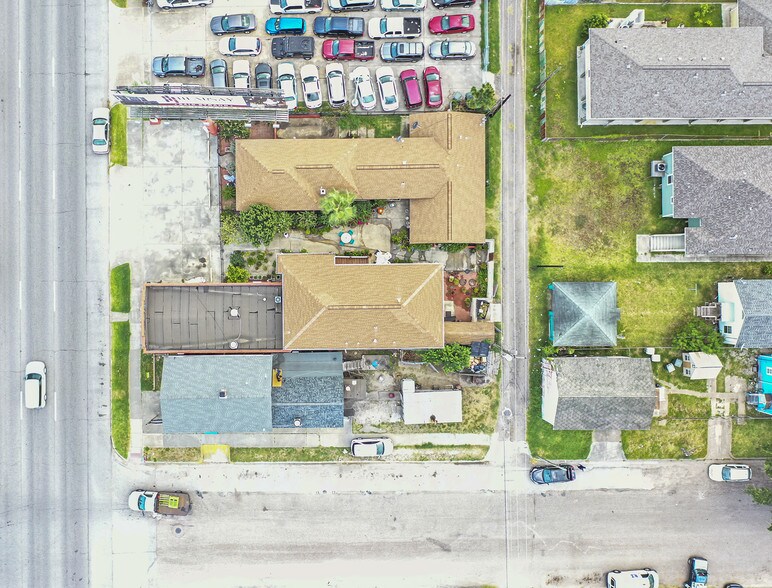 More Photos Of 5427 Broadway St, Galveston General Retail For Sale