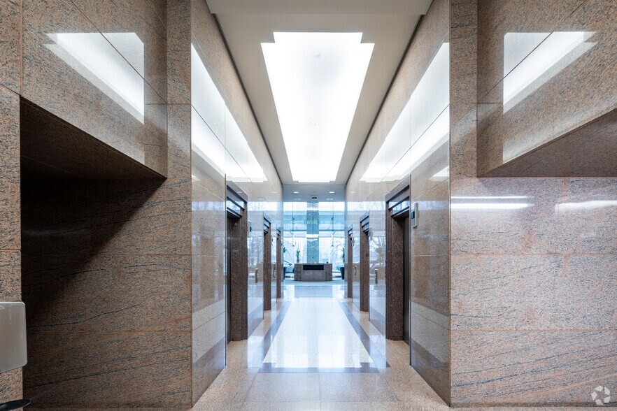 More Photos Of 1 Robert Speck Pky, Mississauga Unknown For Sale