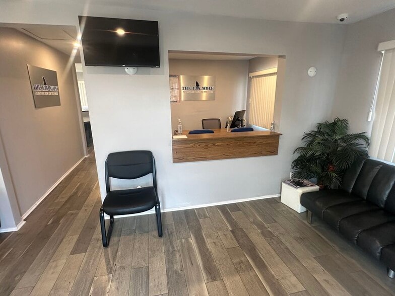 More Photos Of 24056 Pilgrim, Redford Township Medical For Lease