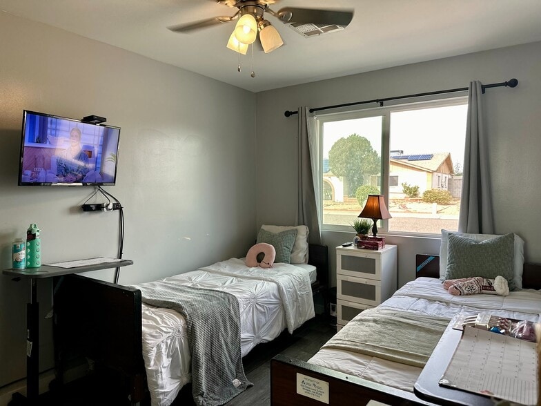 More Photos Of 4719 W Laurel Ln, Glendale Assisted Living For Sale