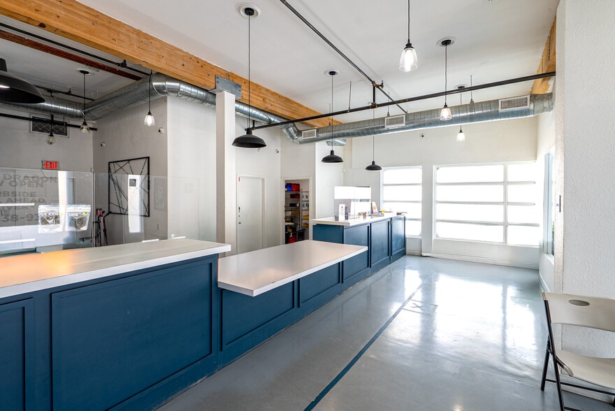 More Photos Of 353 S Palm Canyon Dr, Palm Springs Medical For Lease