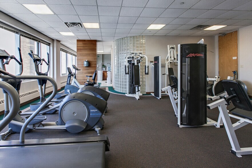 More Photos Of 431 S 7th St, Minneapolis Office Residential For Lease