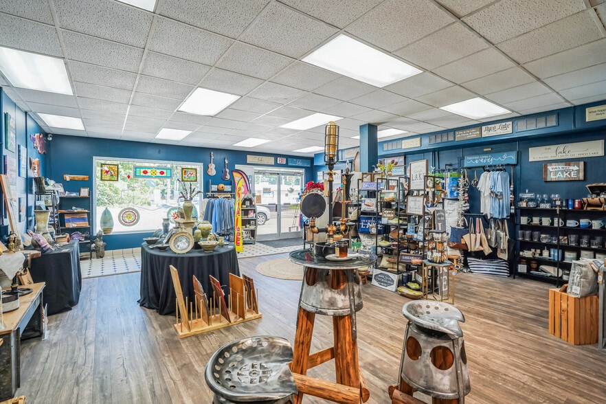 More Photos Of 225 S Madison Blvd, Roxboro Storefront Retail Office For Sale