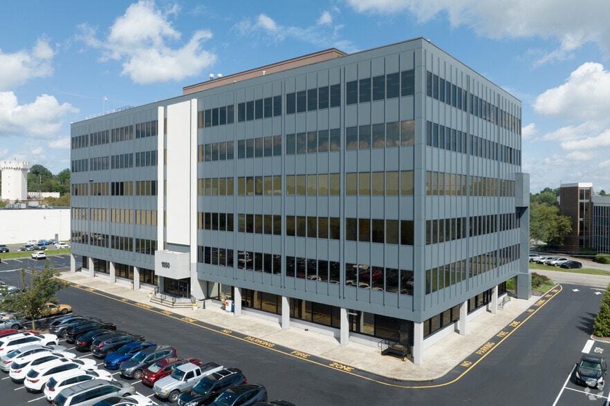 More Photos Of 1050 Wall St W, Lyndhurst Office For Lease