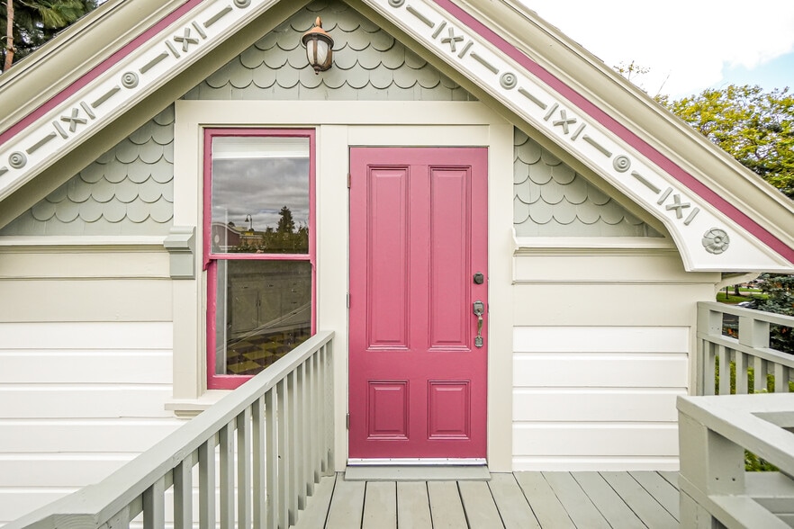 More Photos Of 742 B St, Hayward Restaurant For Sale