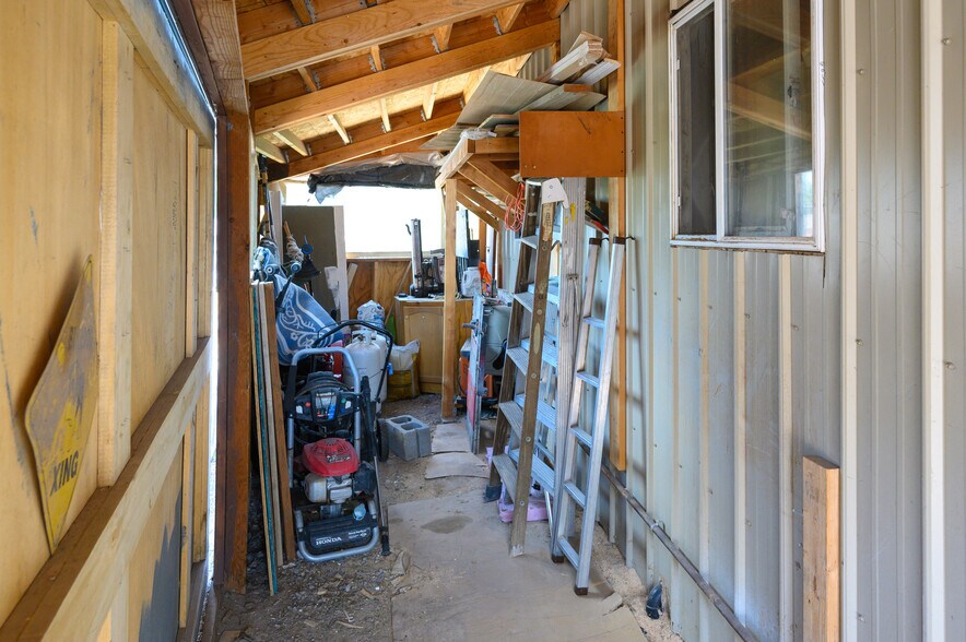 More Photos Of 109455 Highway 97 N, Chemult Hotel For Sale