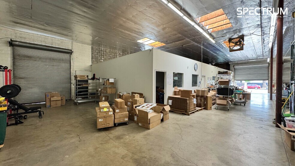 More Photos Of 16125 Cantlay St, Van Nuys Warehouse For Lease