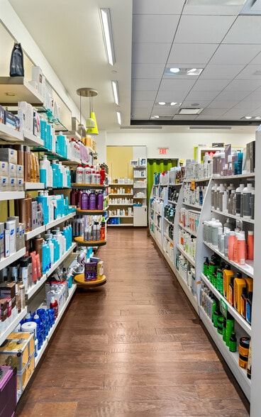 More Photos Of 200-272 E Via Rancho Pky, Escondido General Retail For Sale