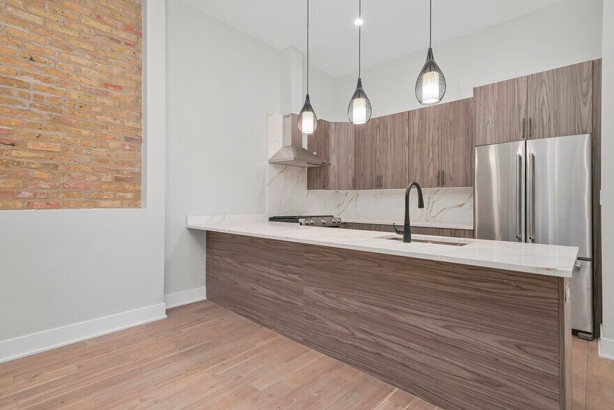 More Photos Of 64 E Cedar St, Chicago Apartments For Sale