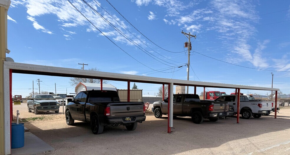 More Photos Of 600 S Davis St, Clovis Truck Terminal For Sale