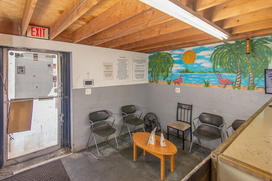 More Photos Of 5788 Van Dyke St, Detroit Auto Repair For Sale