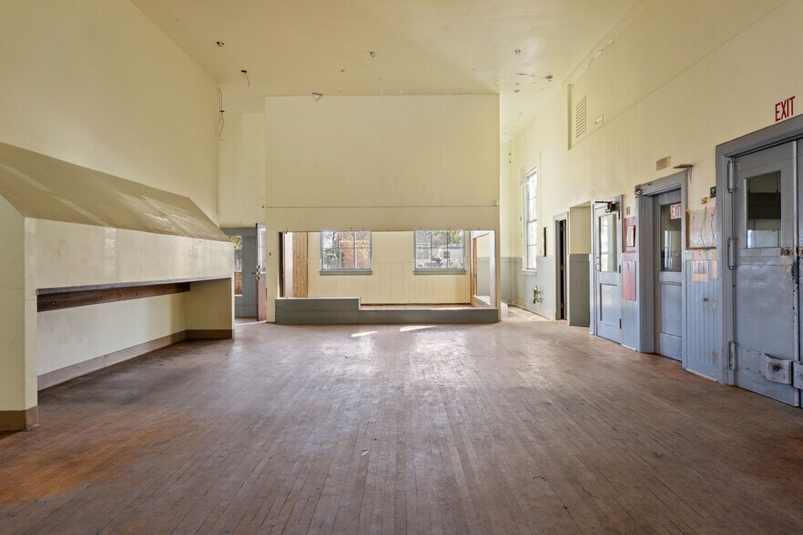 More Photos Of 224 N Oak St, Ukiah Office Residential For Sale