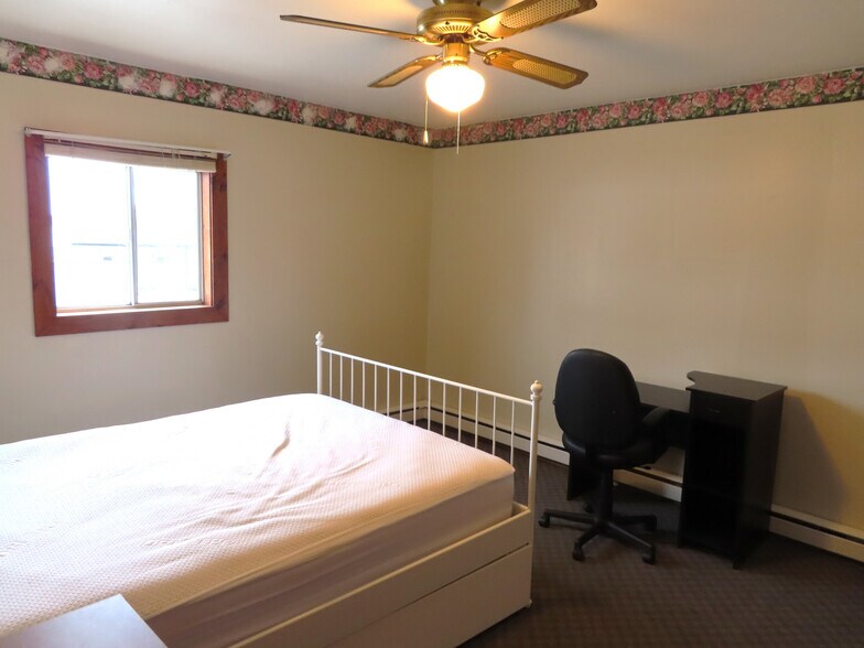 More Photos Of 200 1st St, Conneaut Lake Storefront Retail Residential For Sale