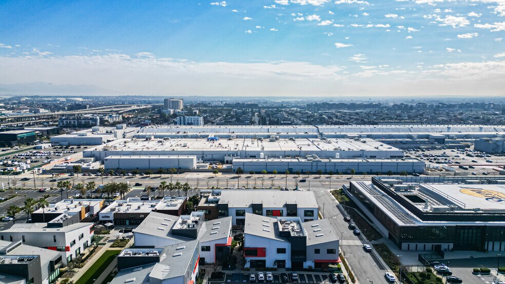 More Photos Of 701-723 N Douglas St, El Segundo Loft Creative Space For Lease