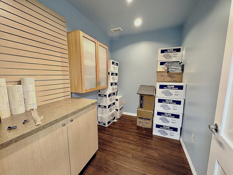 More Photos Of 910 Old Camp Rd, Lady Lake Medical For Lease