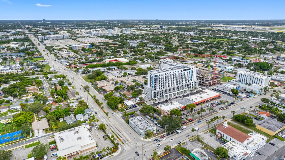 More Photos Of 100-128 S Federal Hwy, Dania Freestanding For Lease