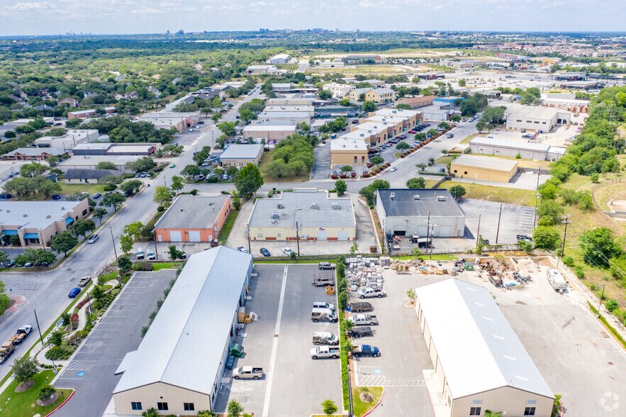 More Photos Of 16151 College Oak Dr, San Antonio Showroom For Sale