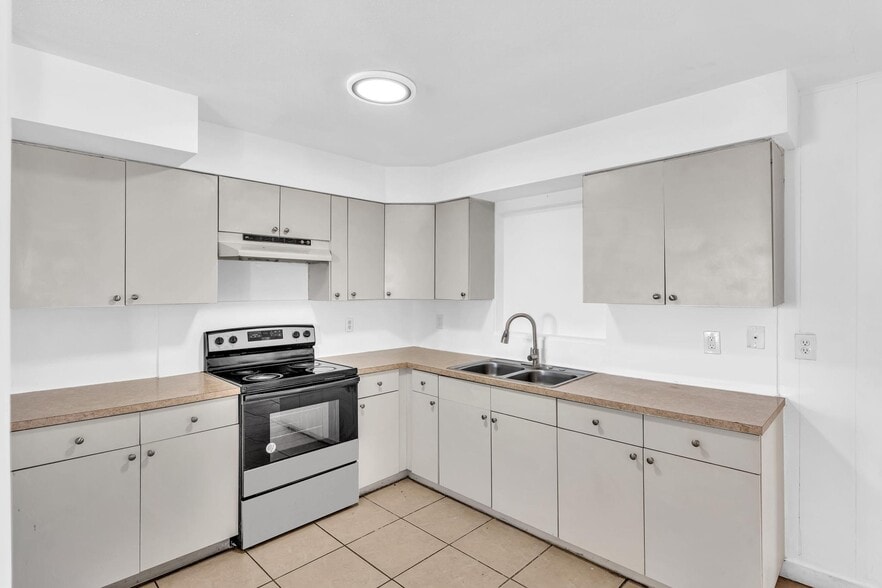 More Photos Of 2140-2160 NW 29th St, Oakland Park Apartments For Sale