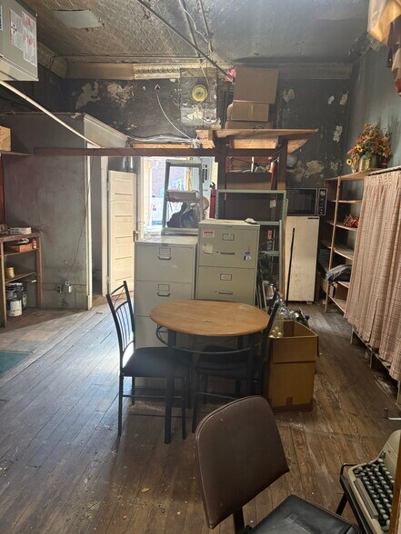 More Photos Of 128 E Main St, West Frankfort General Retail For Sale