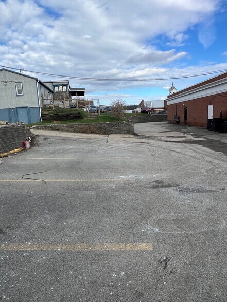 More Photos Of 148 W Pike St, Canonsburg Storefront Retail Office For Lease