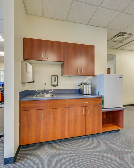 More Photos Of 400-444 Clinchfield St, Kingsport Medical For Sale