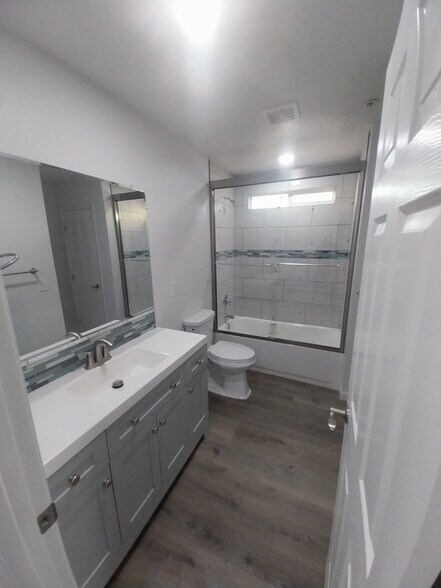 More Photos Of 1021 N Leslie St, Visalia Apartments For Sale