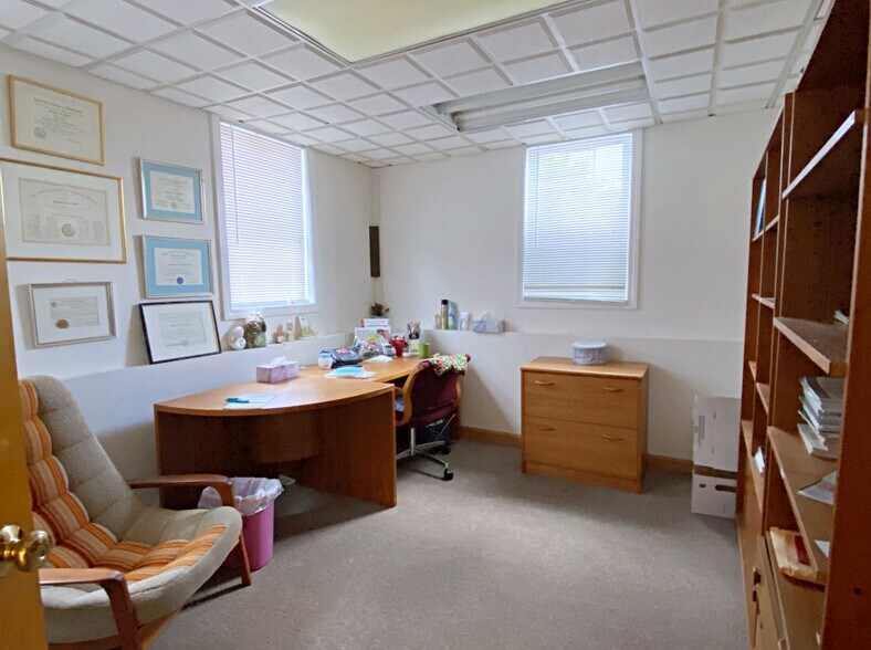 More Photos Of 25 Lowell St, Wilmington Loft Creative Space For Sale