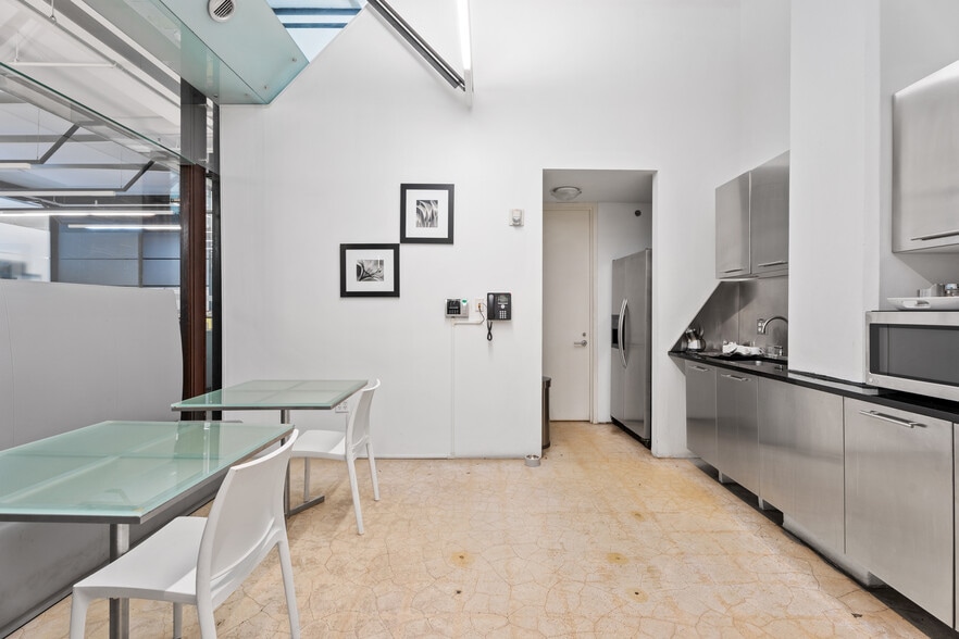 More Photos Of 5960 SW 57th Ave, Miami Office For Sale