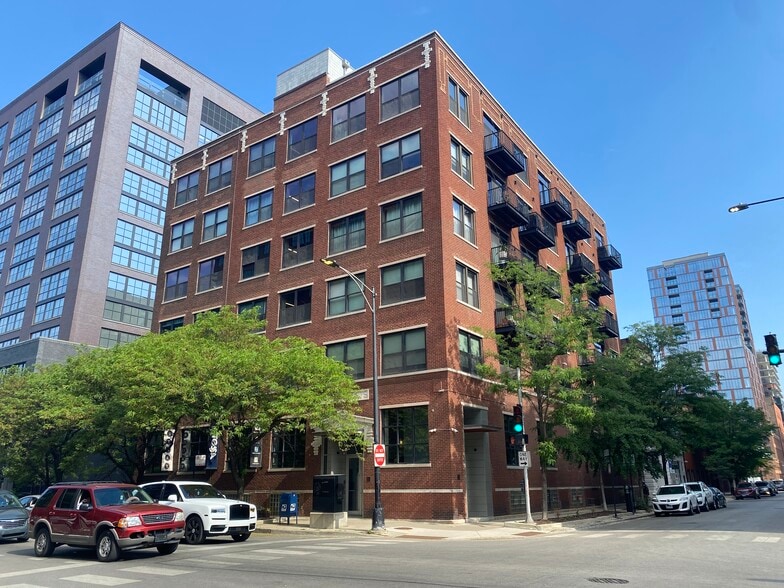 More Photos Of 106 N Aberdeen St, Chicago Office Residential For Sale