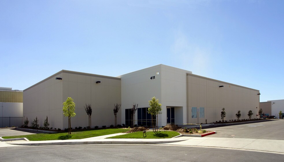 More Photos Of 411 Business Center Ct, Redlands Manufacturing For Lease