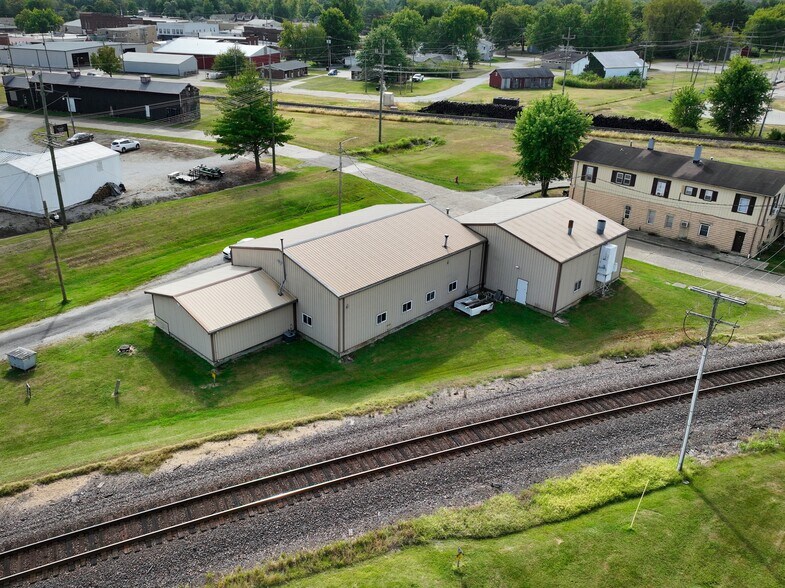 More Photos Of 202 N. Sixth St, Altamont Industrial For Sale