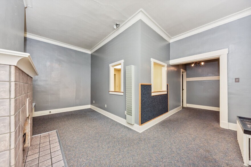 More Photos Of 301 N Main St, Georgetown Healthcare For Sale