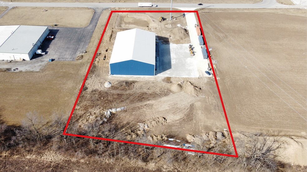 More Photos Of 5700 Eastside Parkway Dr, Gas City Light Distribution For Lease