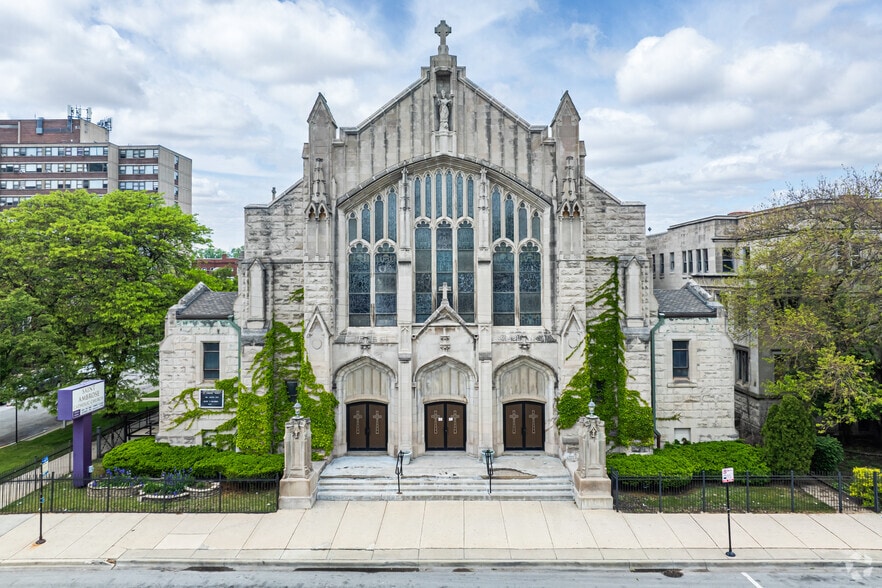 More Photos Of 1000 47th St, Chicago Religious Facility For Sale