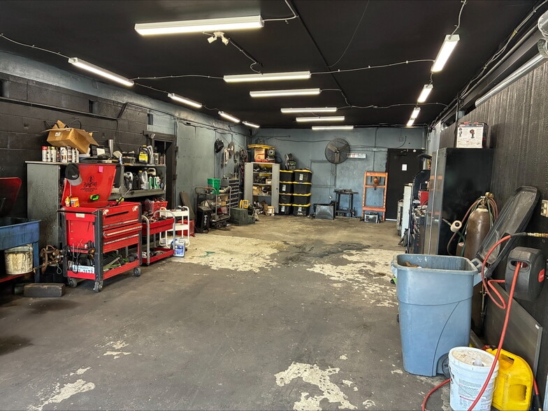 More Photos Of 5380 N Federal Blvd, Denver Auto Repair For Sale
