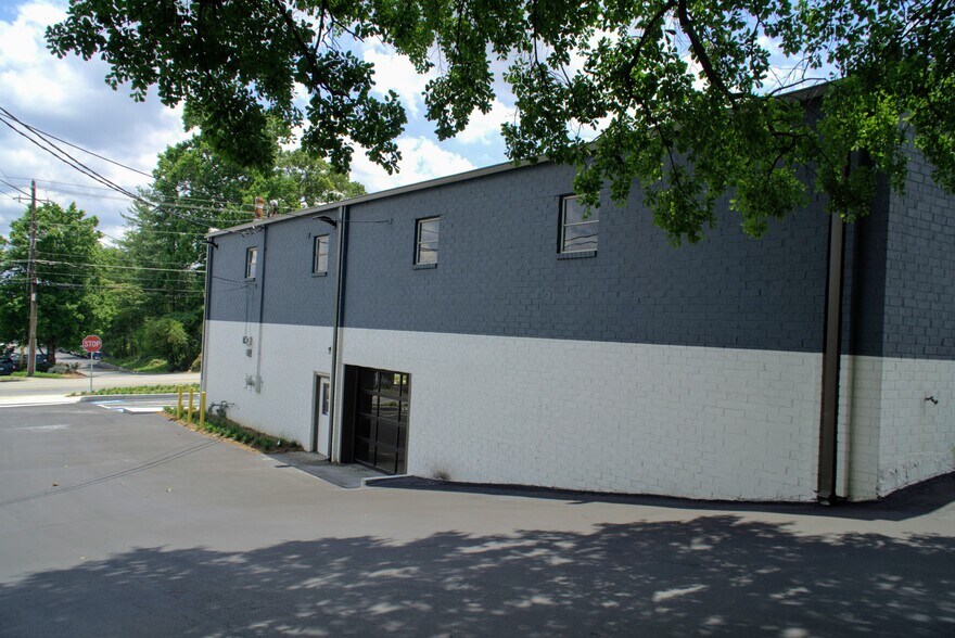 More Photos Of 5394 New Peachtree Rd, Chamblee Office For Sale