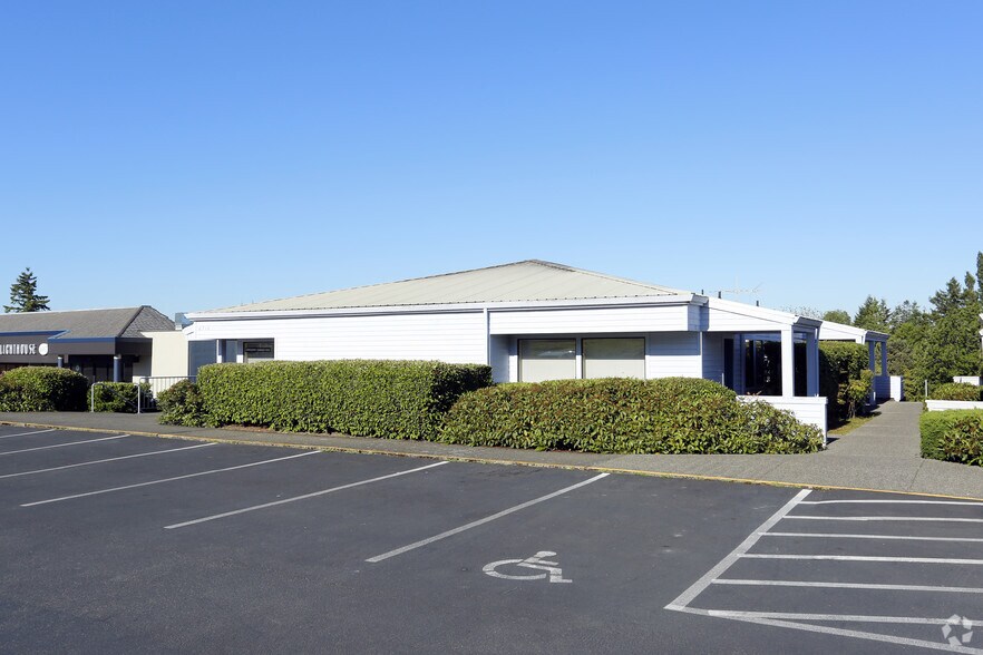 More Photos Of 6716 Eastside Dr NE, Tacoma Medical For Lease