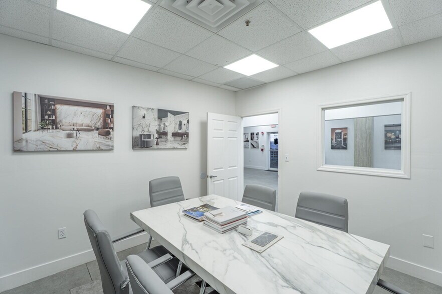 More Photos Of 3520 Old Metro Pky, Fort Myers Warehouse For Lease