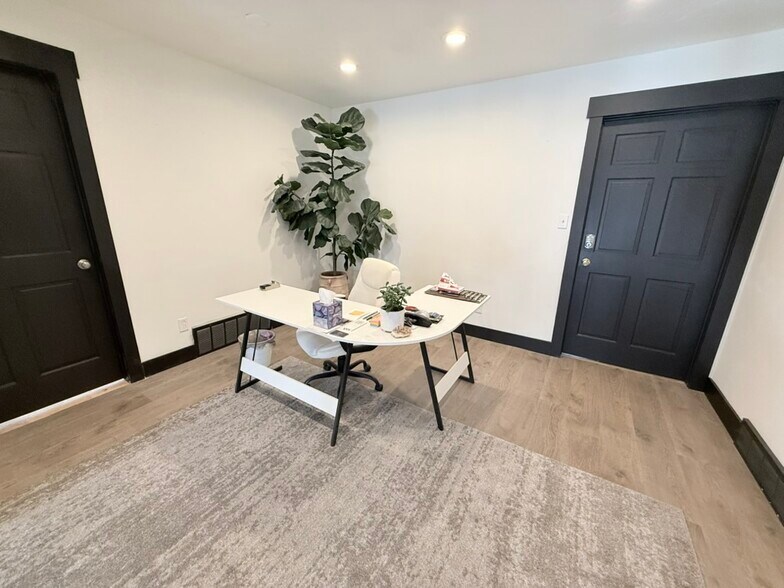 More Photos Of 60 W Canyon Crest Rd, Alpine Office For Lease