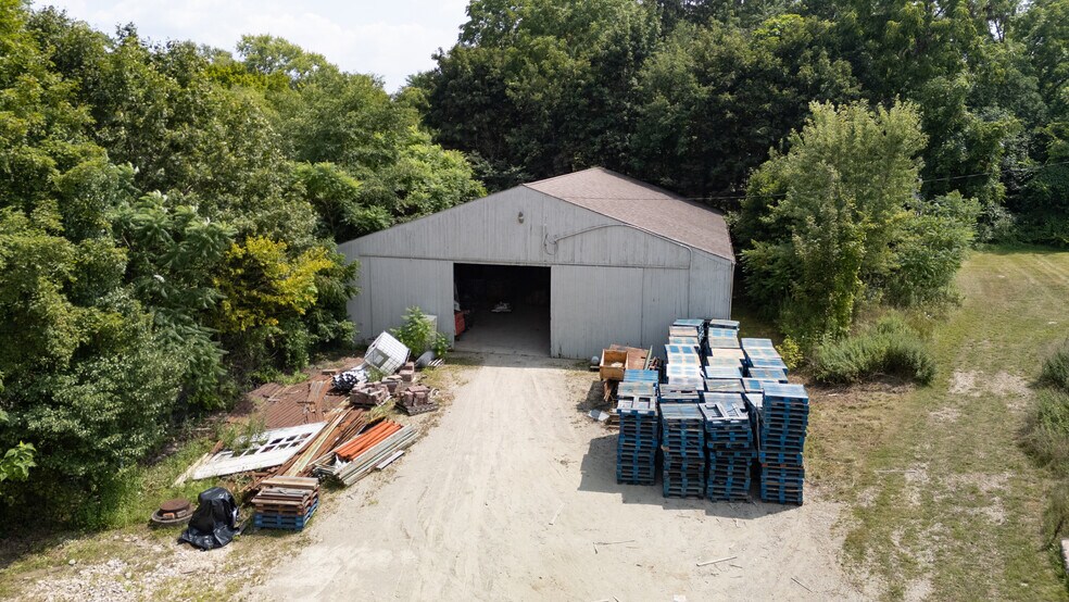 More Photos Of 816 N Milan St, Canal Fulton Warehouse For Sale