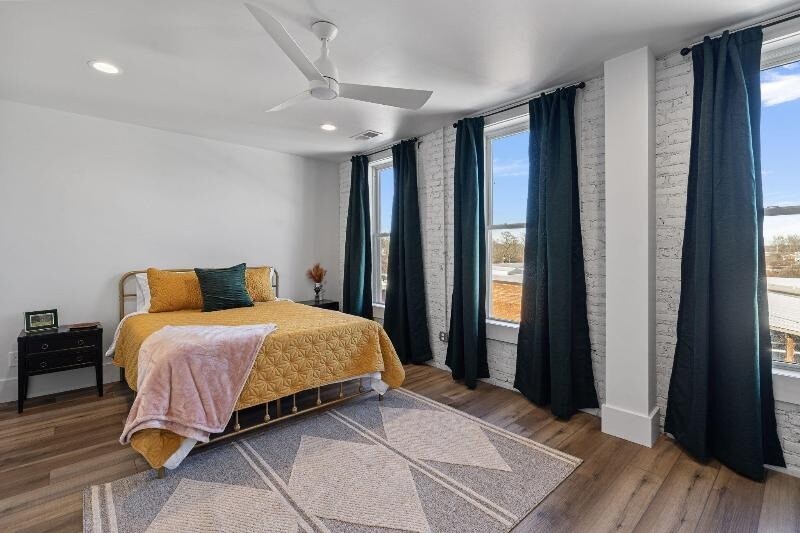 More Photos Of 105 E Main St, Niles Storefront For Sale