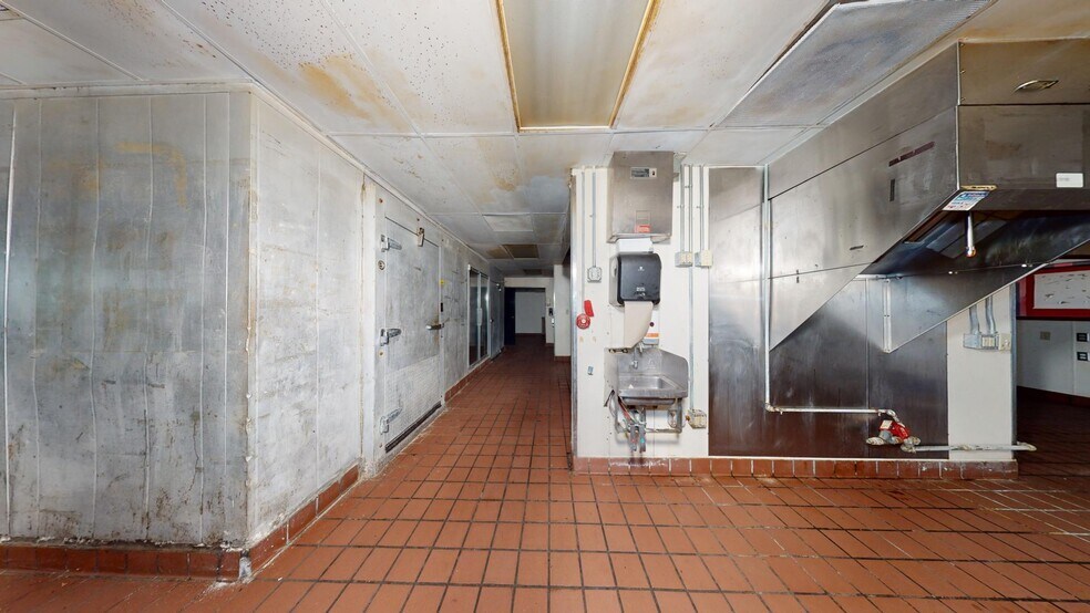 More Photos Of 1329 Main St, Chipley Restaurant For Lease