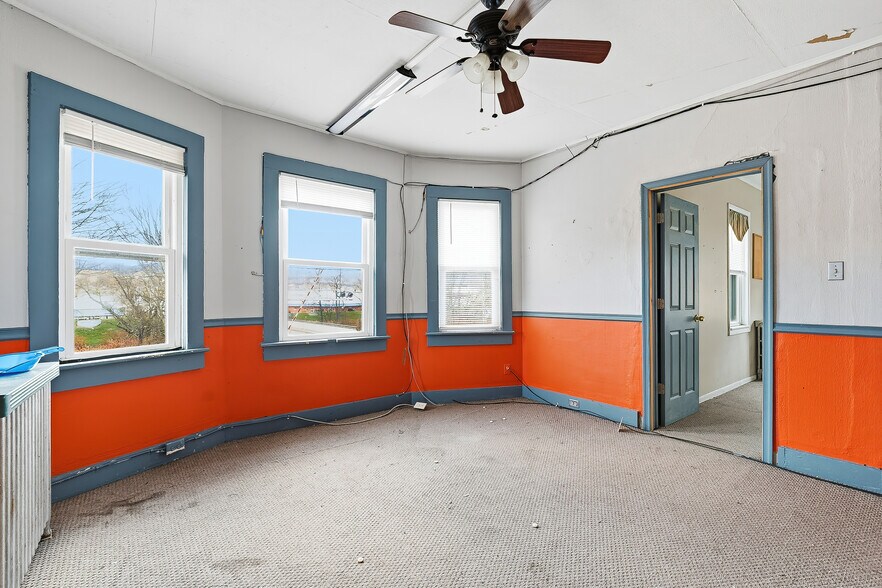 More Photos Of 8 W Olive St, Scranton Office For Sale