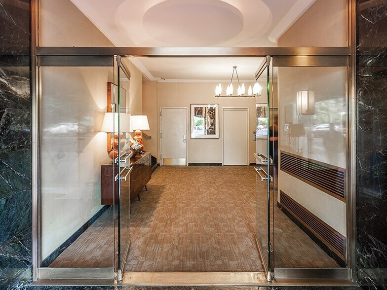 More Photos Of 295 Central Park W, New York Apartments For Lease