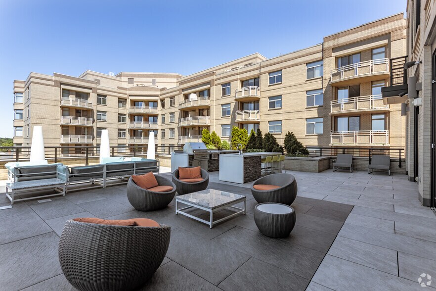 More Photos Of 7077 Woodmont Ave, Bethesda Apartments For Lease