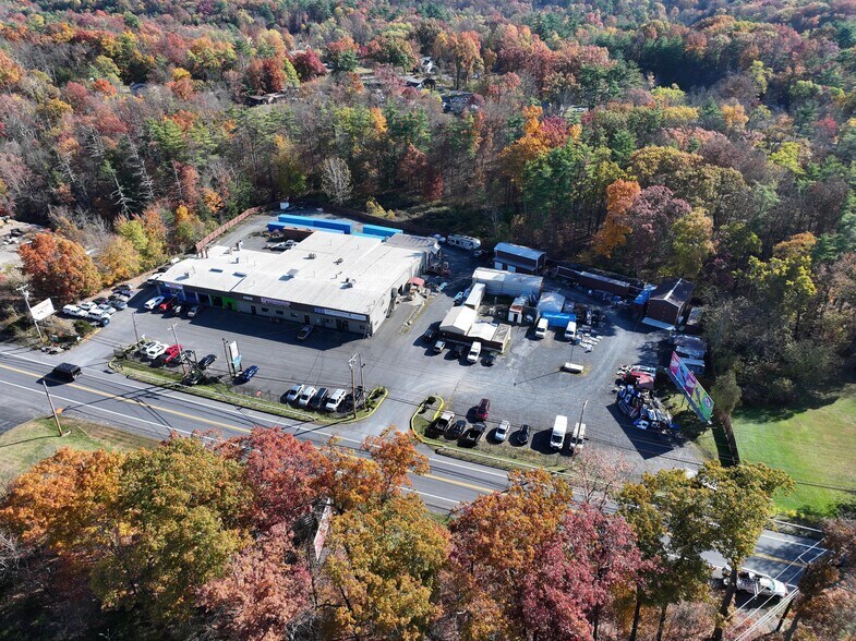 More Photos Of 2320 Route 9W, Saugerties Service For Lease