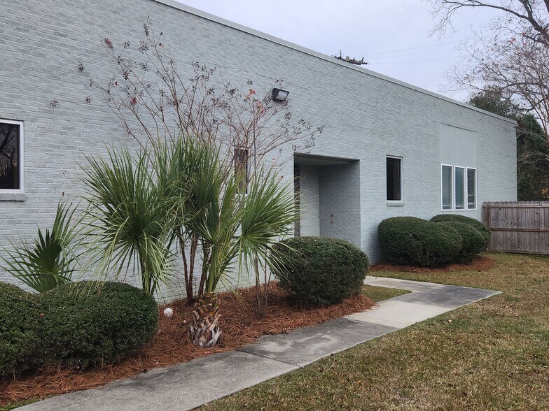 More Photos Of 2704 Highmarket St, Georgetown Freestanding For Sale