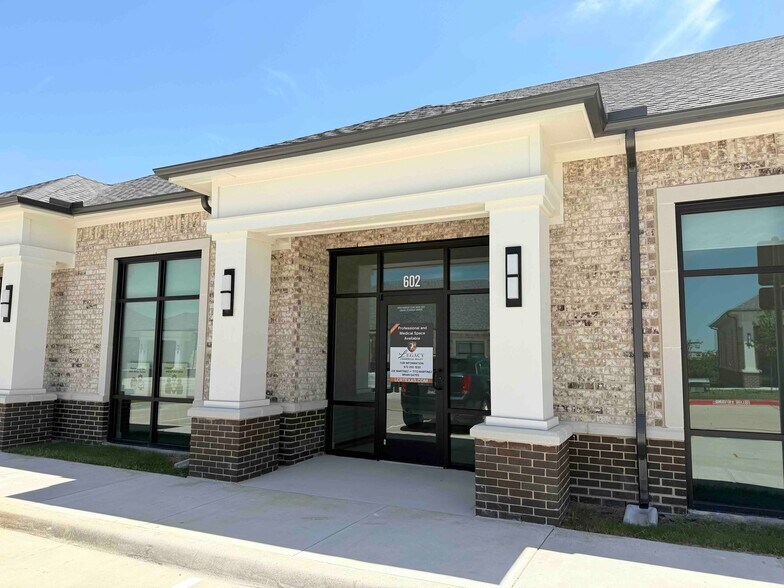 More Photos Of 2120 Prairie Dr, Prosper Medical For Lease